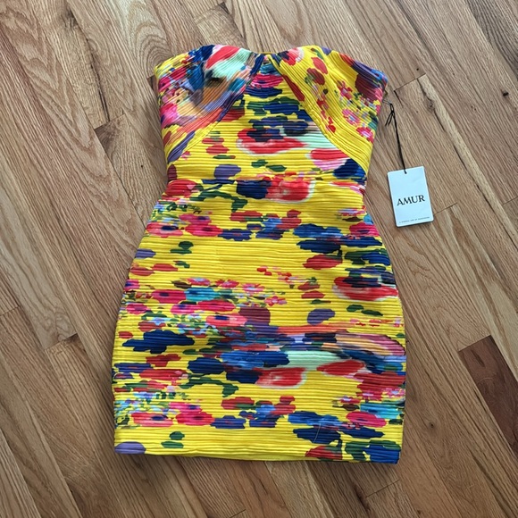 AMUR Dresses & Skirts - Amur Jana Mini Strapless dress NWT